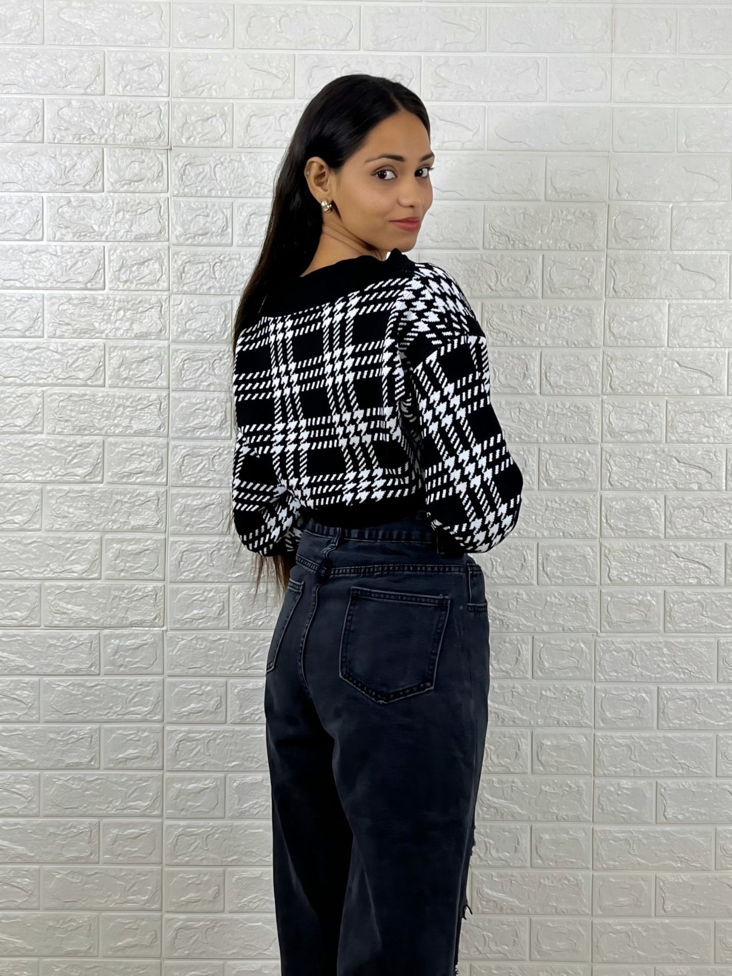 Black & White Checkered Knit Crop Top