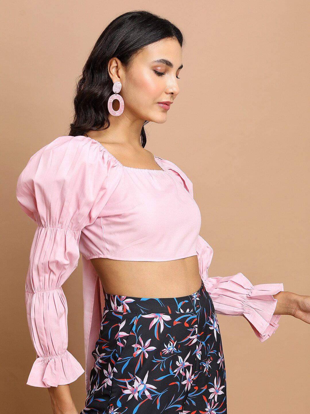 Pink Puff-Sleeve Square-Neck Crop Top – Chic Casual Wear