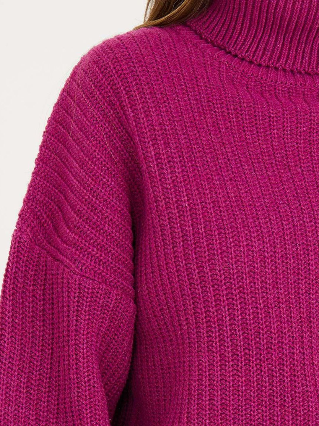 Magenta Chunky Knit Turtleneck Sweater – Winter Cozy & Stylish