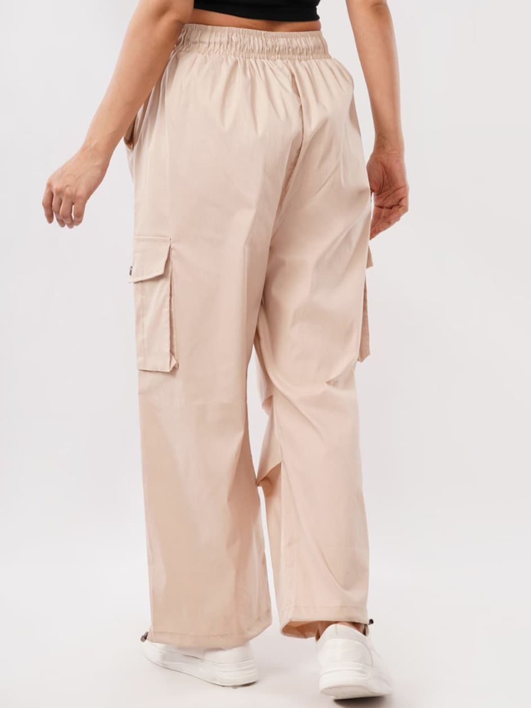 Beige Multi-Pocket Parachute Cargo Pants – Baggy Streetwear Fit