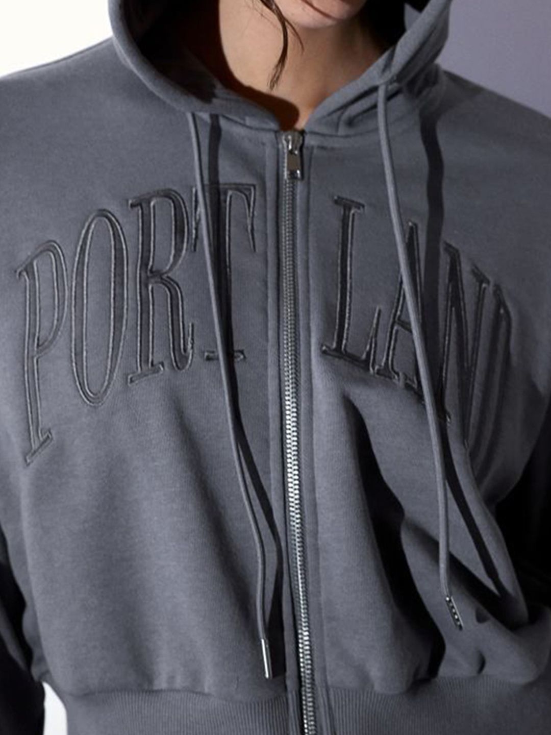 Grey Cropped Zip-Up Hoodie with Embroidered “PORTLAND” – Streetwear Athleisure