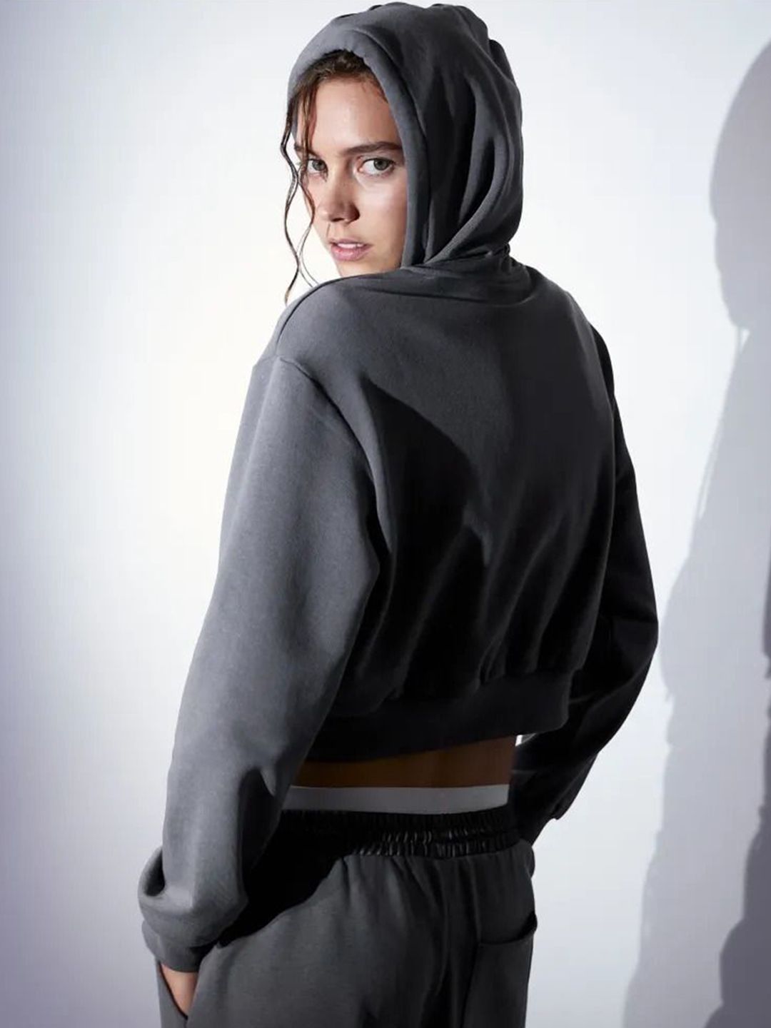 Grey Cropped Zip-Up Hoodie with Embroidered “PORTLAND” – Streetwear Athleisure