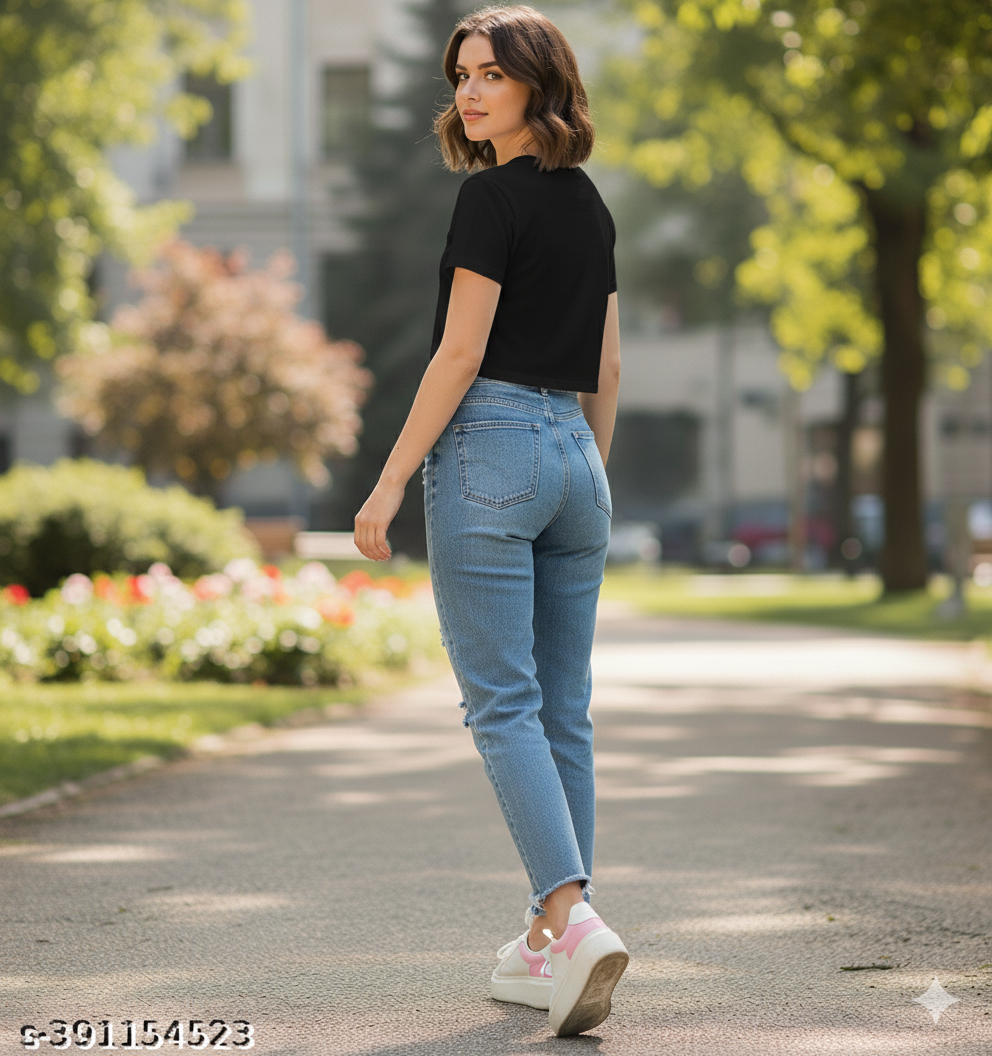 Black Graphic Crop T-Shirt: K-Pop Fan Style