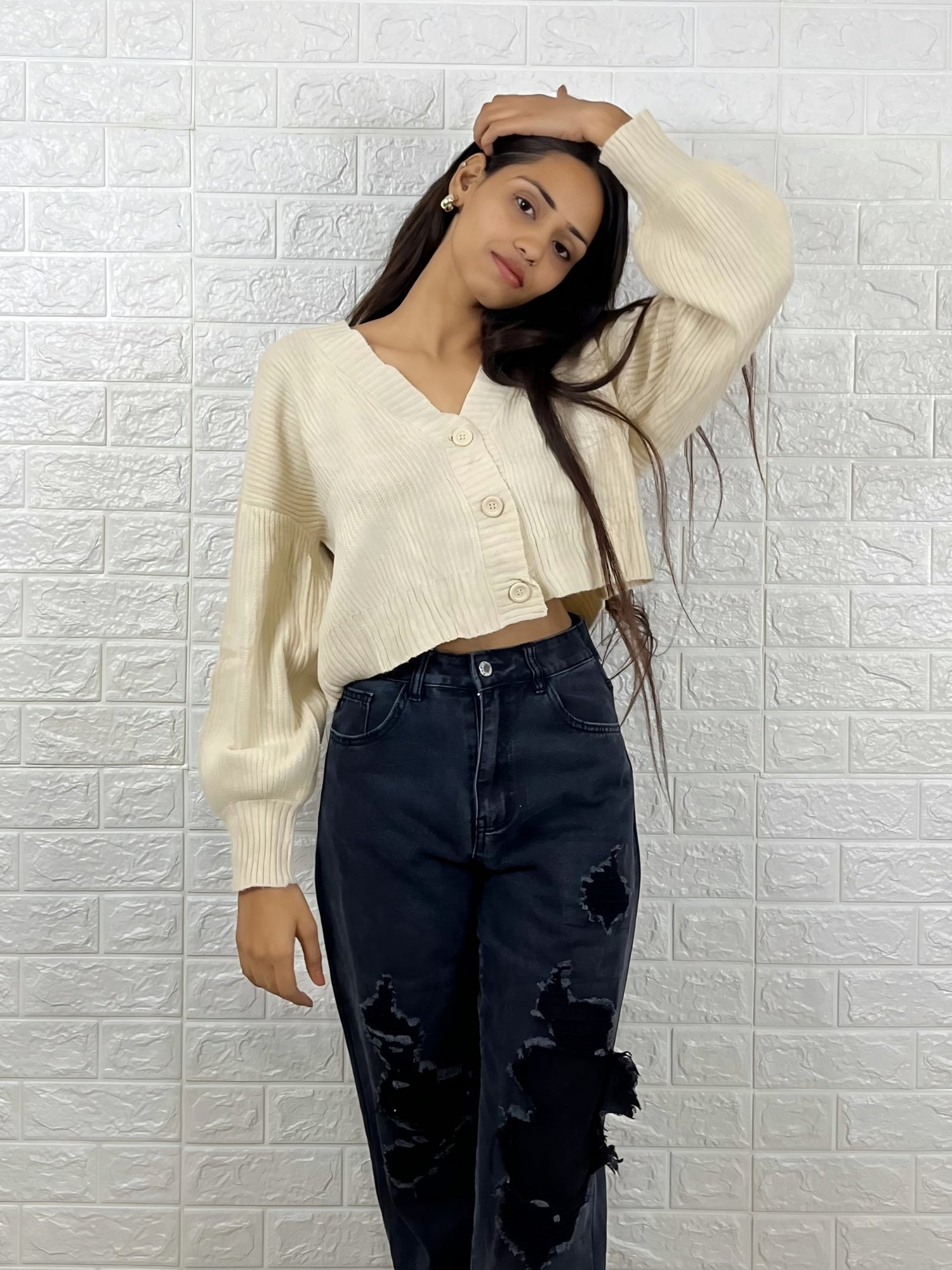 Chic Cropped Knit V-Neck Cardigan - Cream