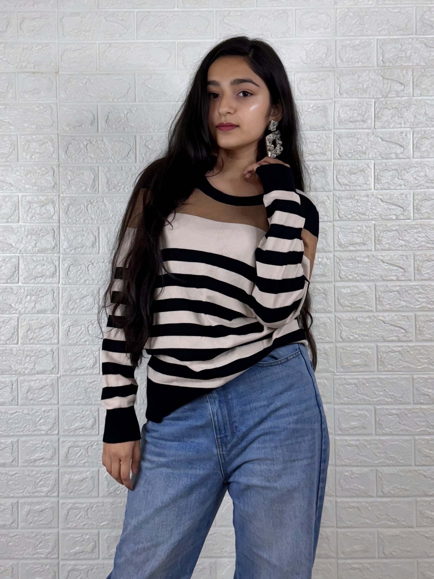 Striped Casual Sweater – Black, Beige & White Color Block