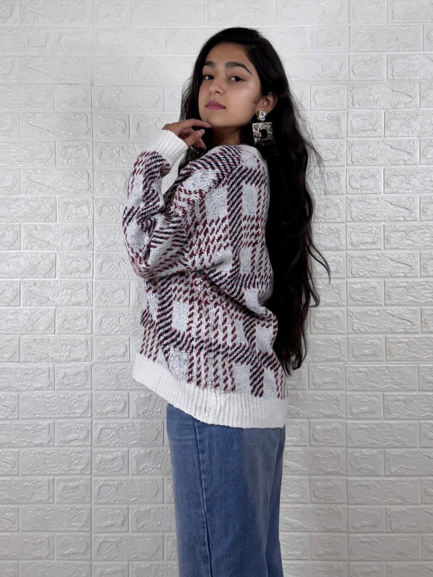 Cozy Plaid V-Neck Sweater - Maroon & White