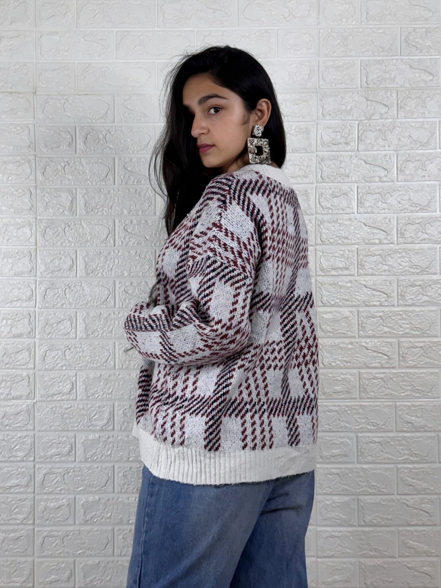 Cozy Plaid V-Neck Sweater - Maroon & White