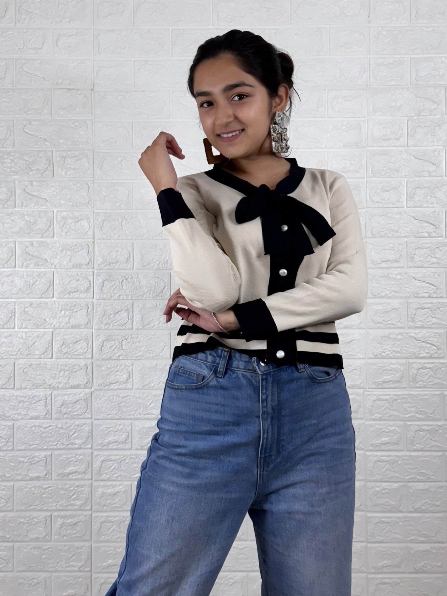 Chic Bow-Tie Cropped Cardigan – Beige & Black Contrast