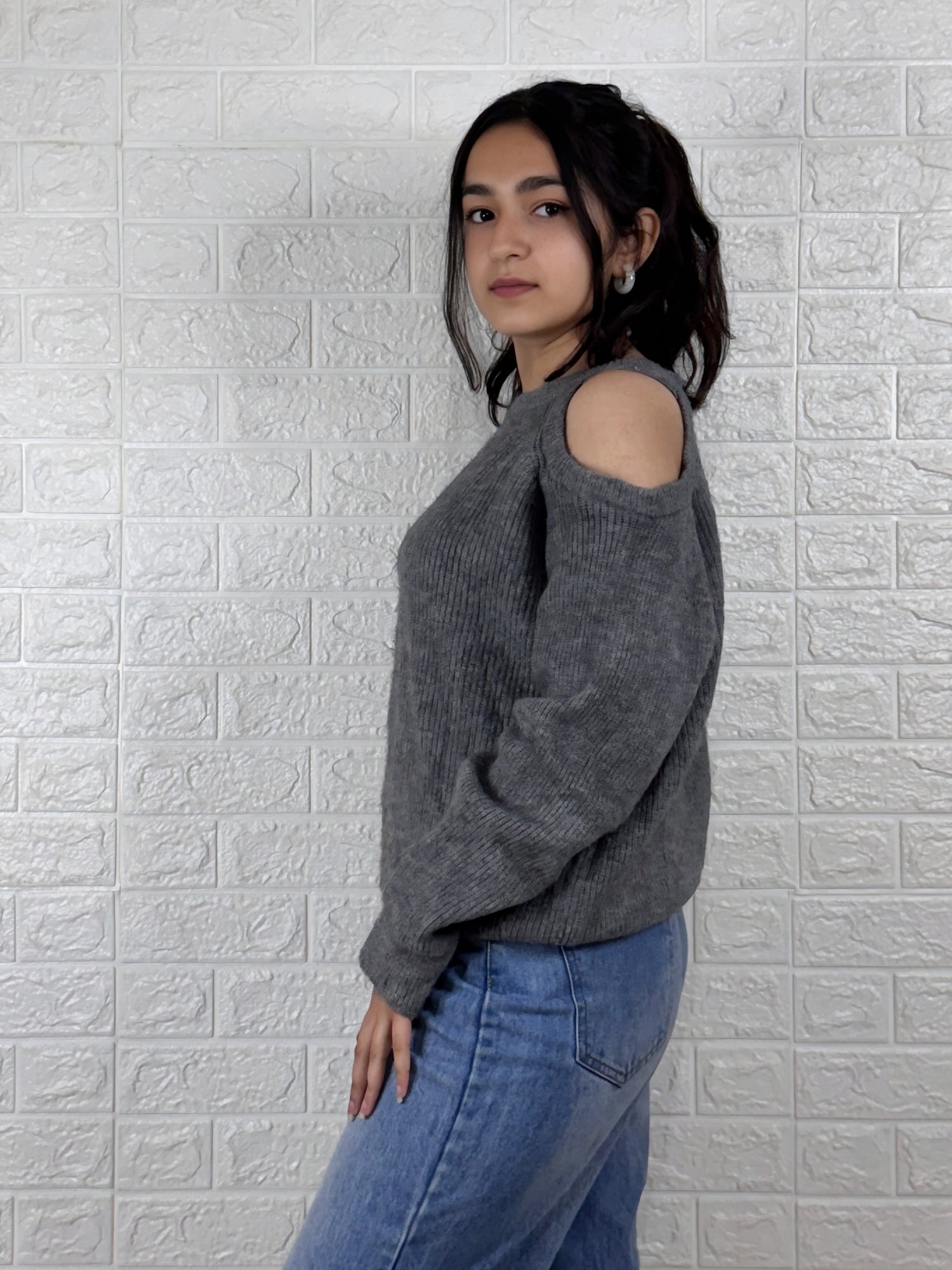 Chic Grey Cold Shoulder Ribbed Sweater