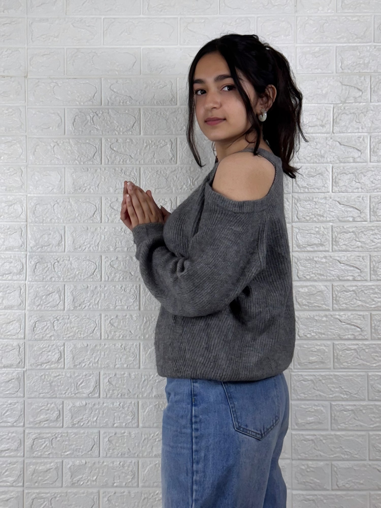 Chic Grey Cold Shoulder Ribbed Sweater